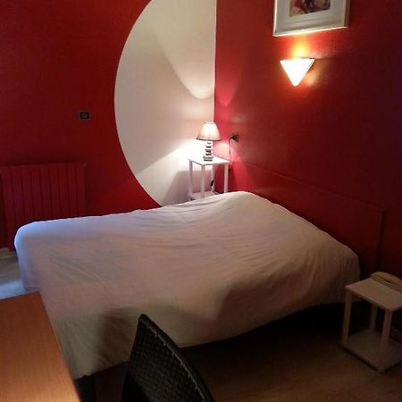 Hotel Du Lion D'Or Marmande Δωμάτιο φωτογραφία