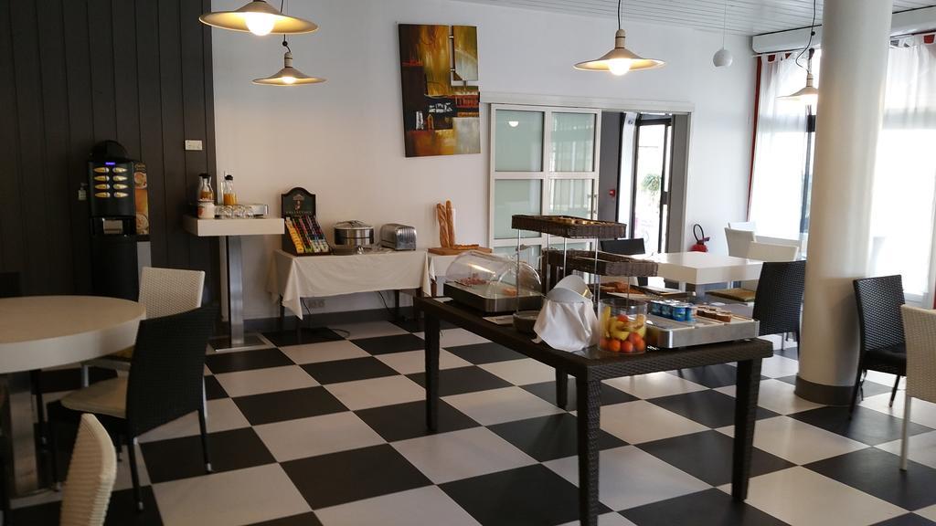 Hotel Du Lion D'Or Marmande Εξωτερικό φωτογραφία